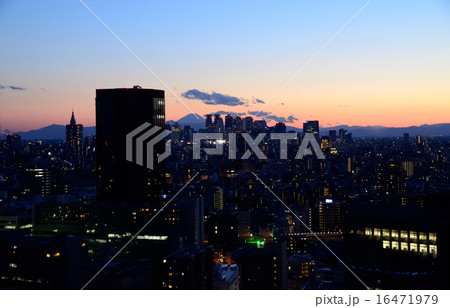夕闇に包まれる東京 夕闇に包まれる東京 16471979