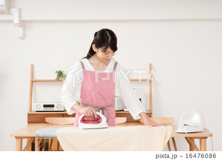 主婦（アイロン）　 16476086