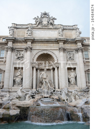 トレビの泉(縦) ローマ トレビの泉(縦) ローマ 16484874