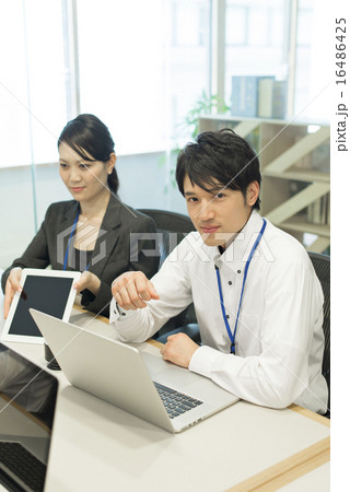 クリエイティブオフィス 16486425