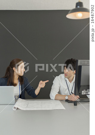 クリエイティブオフィス 16487902