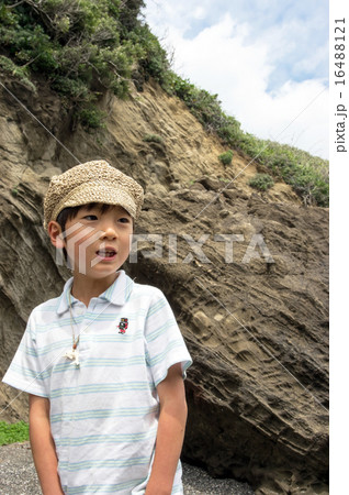 長浜海岸の風景と子供（三浦半島、長浜海岸） 16488121