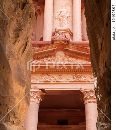 Al Khazneh or The Treasury at Petra, Jordan 16490307