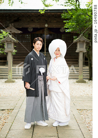 Bride's kimono by pure white dress 16490788