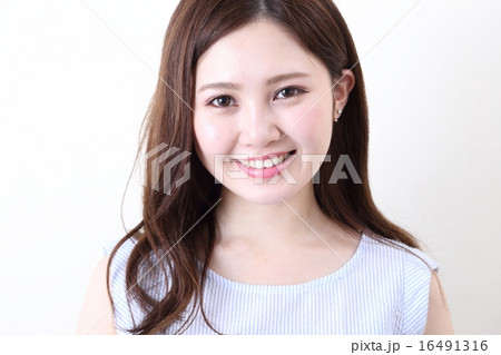若い女性 若い女性 16491316