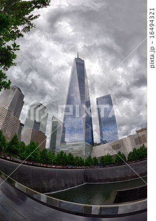 people near freedom tower and 9/11 people near freedom tower and 9/11 16494321