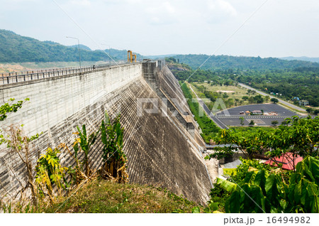 Khundanprakanchon dam, Nakhon Nayok, Thailand Khundanprakanchon dam, Nakhon Nayok, Thailand 16494982