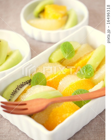 シトラスミントのマリネ(縦位置) シトラスミントのマリネ(縦位置) 16496318