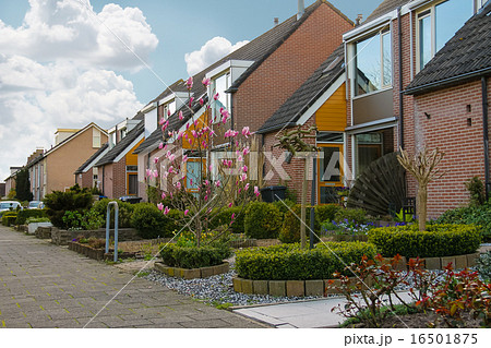 Picturesque houses on a city street in Meerkerk Picturesque houses on a city street in Meerkerk 16501875