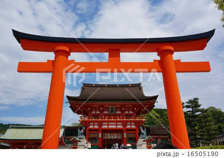 京都伏見稲荷神社：正面 16505190