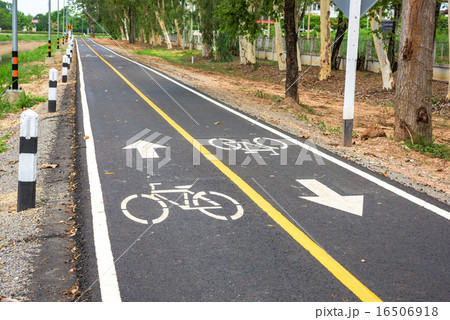 Bicycle road sign on asphalt. Bicycle road sign on asphalt. 16506918