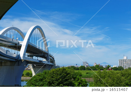 青空が広がる江北ジャンクションと富士山 16515407