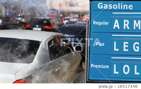 traffic jam in city 16517340