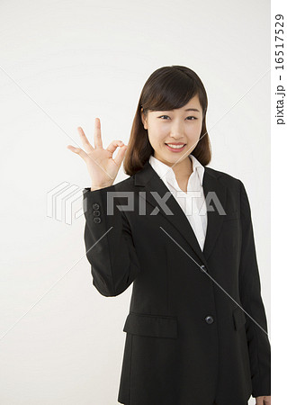 OKサインの女性 16517529