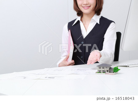 不動産業の営業 16518043