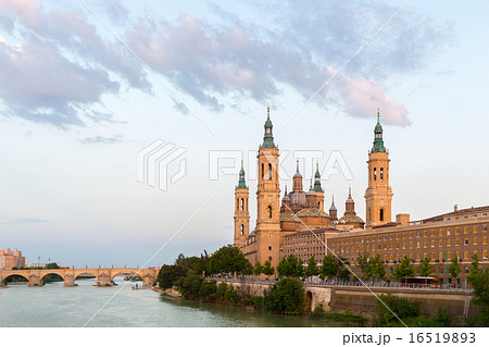 Zaragoza Basilica Spain 16519893