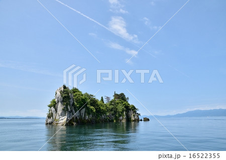夏の琵琶湖 様々な方角から見る多景島の写真素材