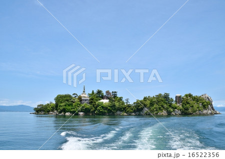夏の琵琶湖 様々な方角から見る多景島の写真素材