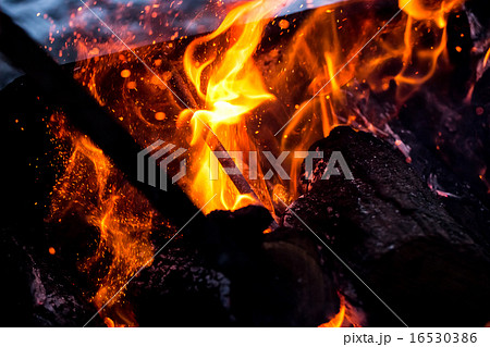 Burning fire flame 16530386