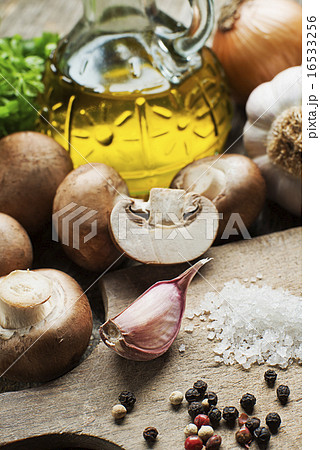 Mushrooms Champignons 16533256