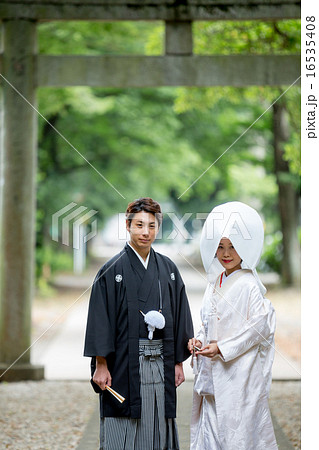 Bride's kimono by pure white dress Bride's kimono by pure white dress 16535408