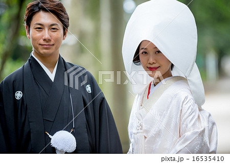 Bride's kimono by pure white dress 16535410