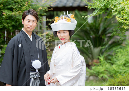 Bride's kimono by pure white dress Bride's kimono by pure white dress 16535615