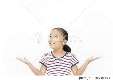 比べる女の子 比べる女の子 16536454