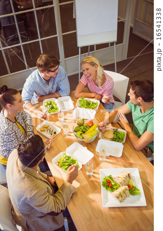 Business people having lunch Business people having lunch 16541338