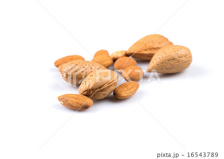 Dried almonds Dried almonds 16543789