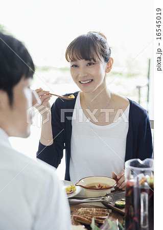 ホームパーティ、食事 16545019