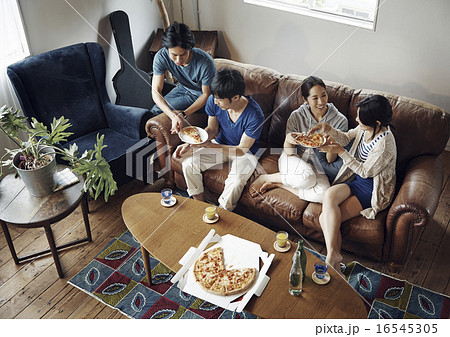 シェアハウスで暮らすの写真素材