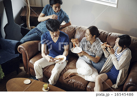 シェアハウス暮らし 16545486