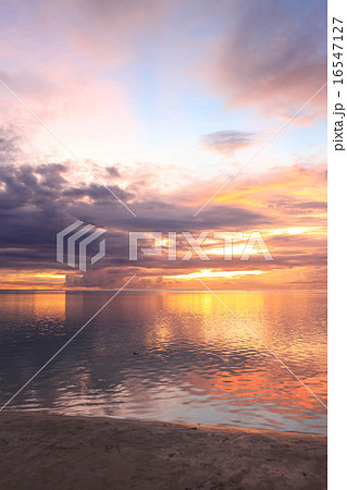 きれいなグアムのサンセット 16547127