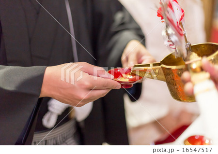 Bride's kimono by pure white dress 16547517