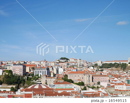 ポルトガル・リスボンの街並 16549515