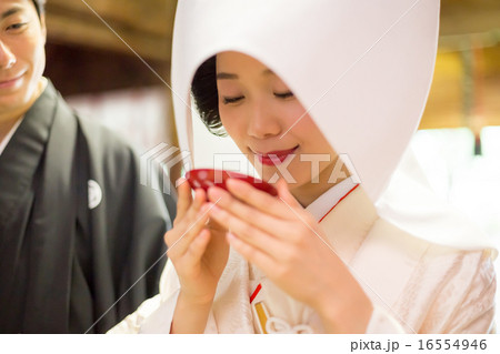 Bride's kimono by pure white dress 16554946