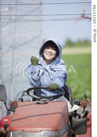 農業女子　トラクター 16555790