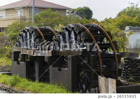 田舎の風景 朝倉市 菱野の三連水車 田舎の風景 朝倉市 菱野の三連水車 16555935