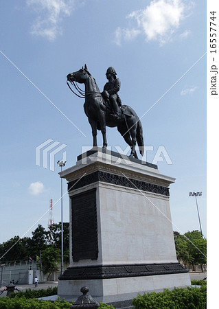 ラーマ五世像 16557744