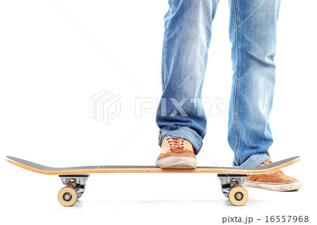 Close up of man using skate board 16557968
