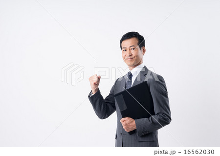 ミドルのビジネスマン 16562030