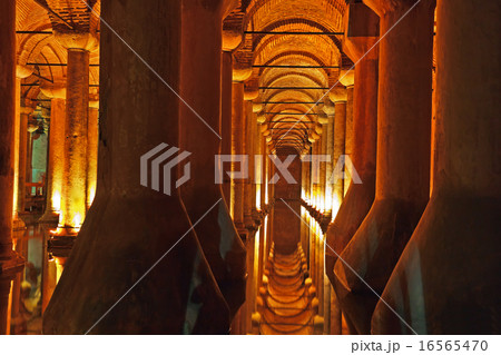 Underground water Basilica Cistern - Istanbul Underground water Basilica Cistern - Istanbul 16565470