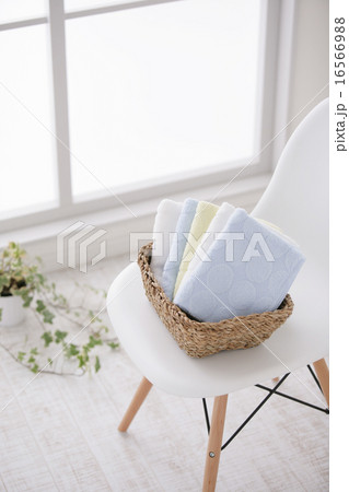 畳んだタオル 16566988