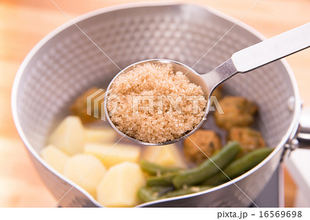 煮物料理に砂糖 16569698