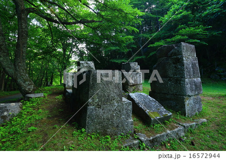 世界遺産　釜石　橋野高炉跡　二番高炉 16572944