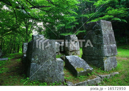 世界遺産　釜石　橋野高炉跡　二番高炉 16572950
