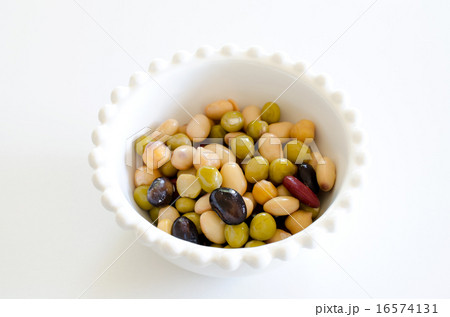 蒸し豆のサラダ 16574131