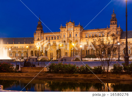 Plaza de Espana in evening time. Sevilla Plaza de Espana in evening time. Sevilla 16580276