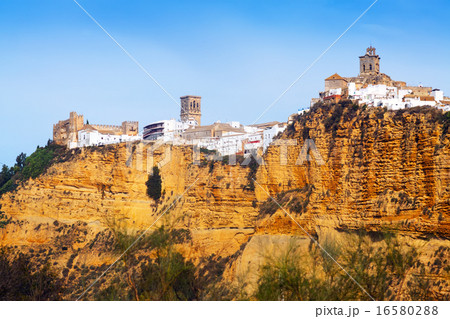 View of historic district in Arcos de la Frontera View of historic district in Arcos de la Frontera 16580288